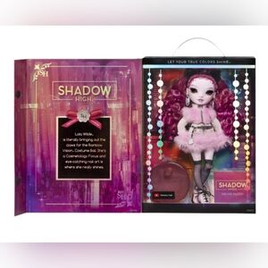 Rainbow Vision COSTUME BALL Shadow High – Lola Wilde (Pink) Fashion Doll